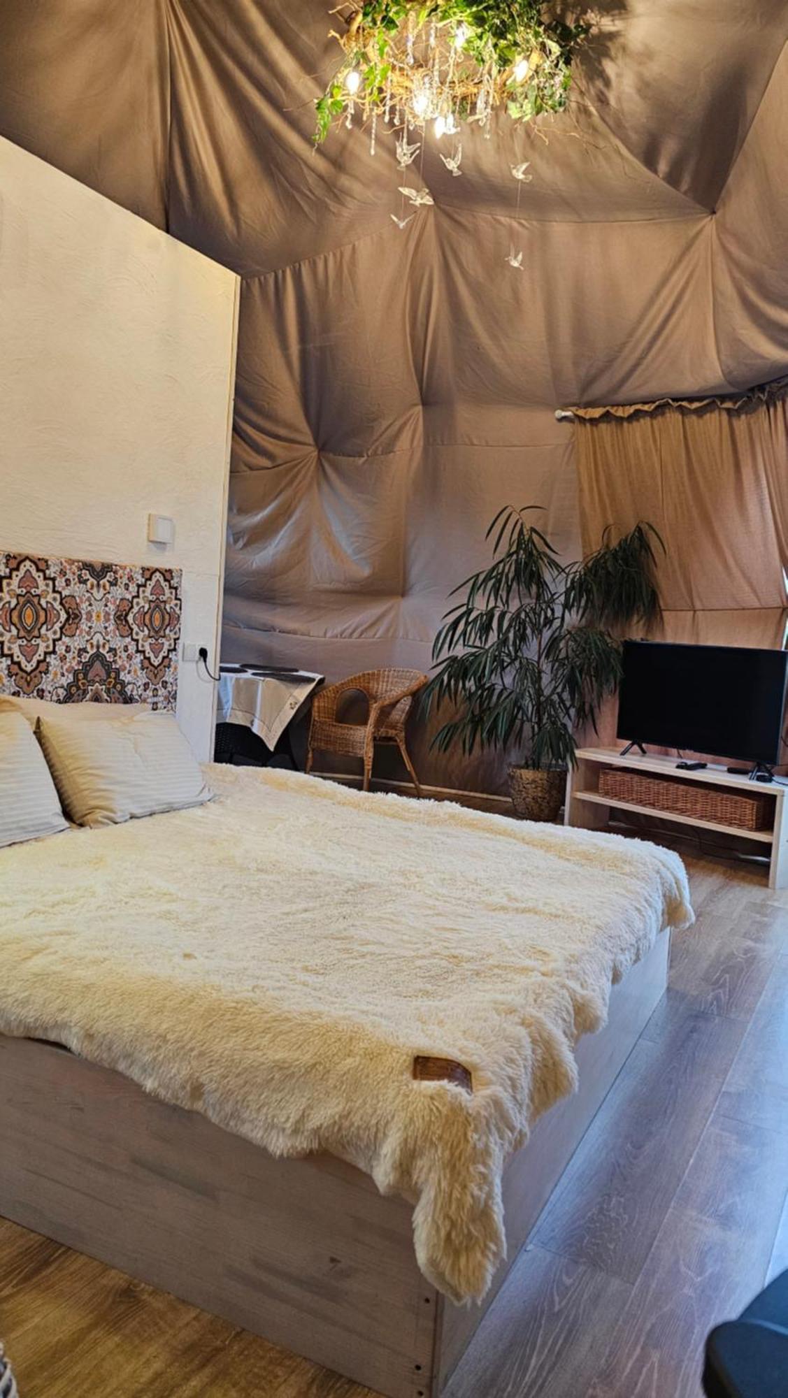 У Дачі Для Своїх Guest House Novyye Bezradichi ภายนอก รูปภาพ