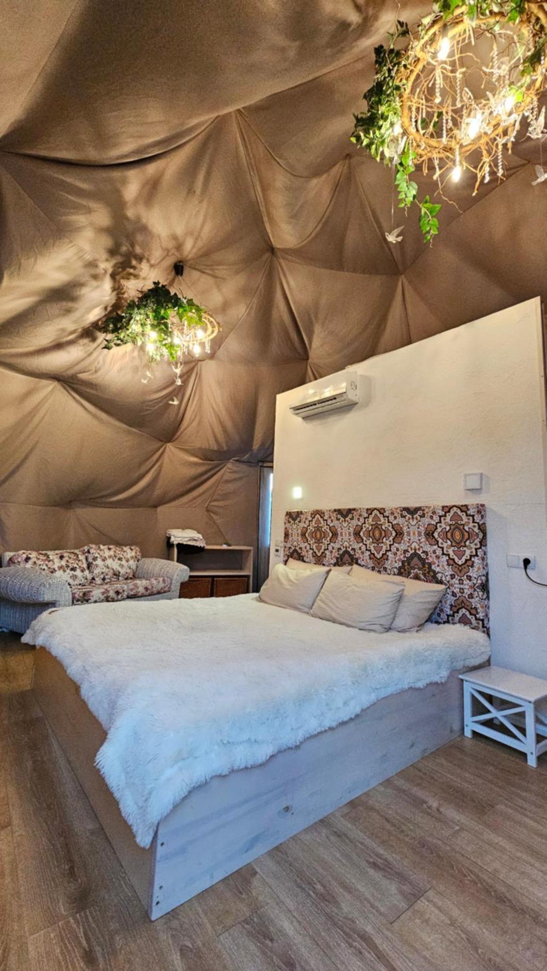 У Дачі Для Своїх Guest House Novyye Bezradichi ภายนอก รูปภาพ
