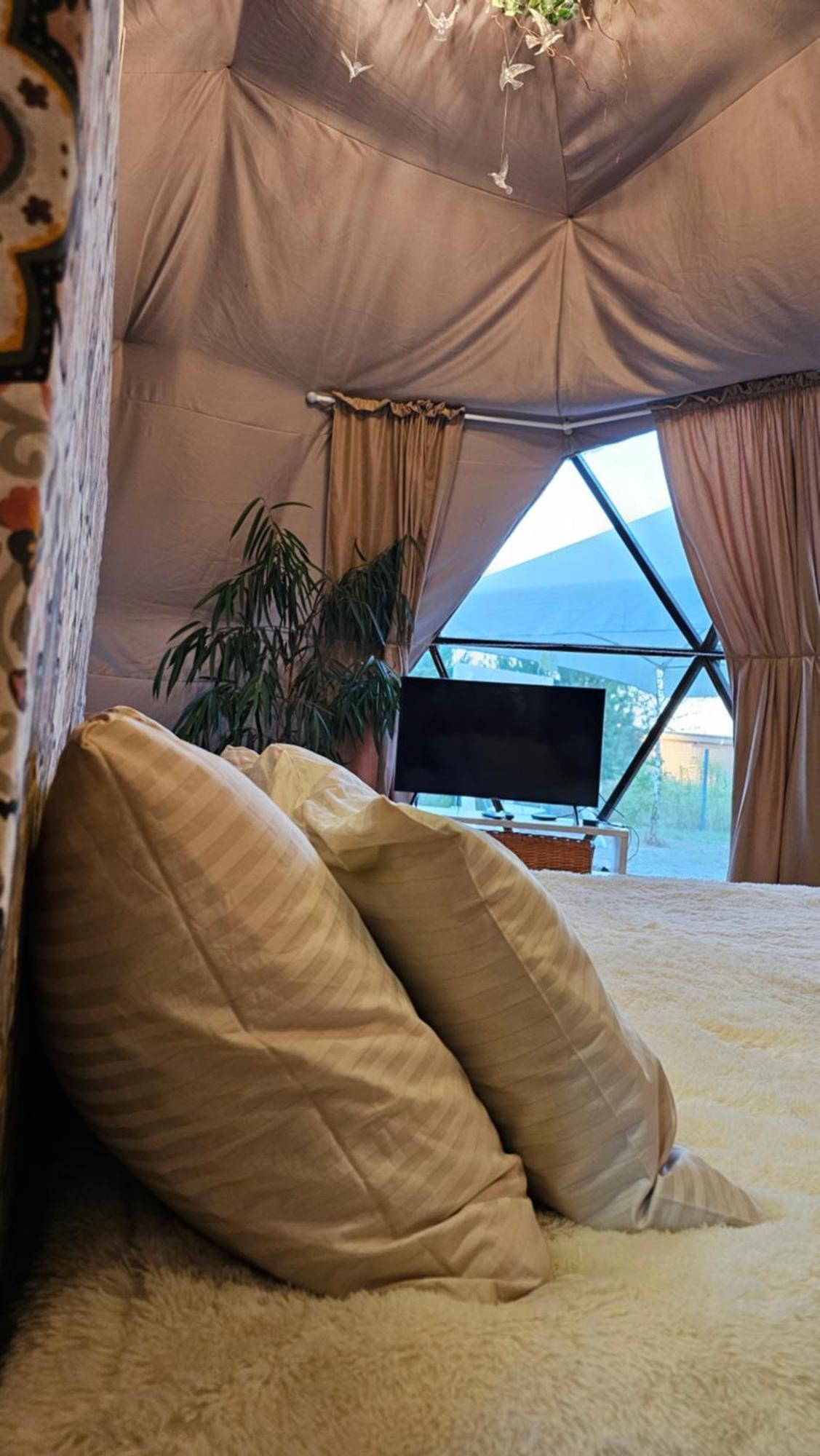 У Дачі Для Своїх Guest House Novyye Bezradichi ภายนอก รูปภาพ