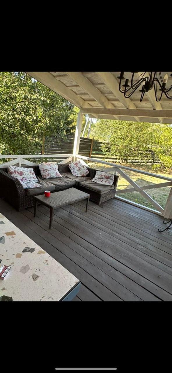У Дачі Для Своїх Guest House Novyye Bezradichi ภายนอก รูปภาพ