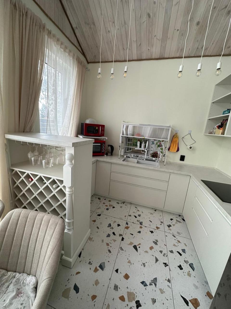 У Дачі Для Своїх Guest House Novyye Bezradichi ภายนอก รูปภาพ