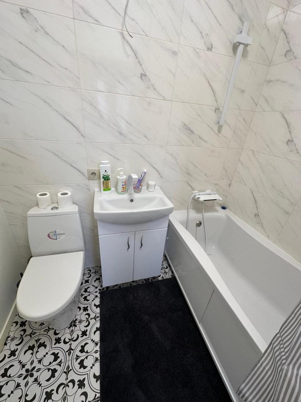 У Дачі Для Своїх Guest House Novyye Bezradichi ภายนอก รูปภาพ