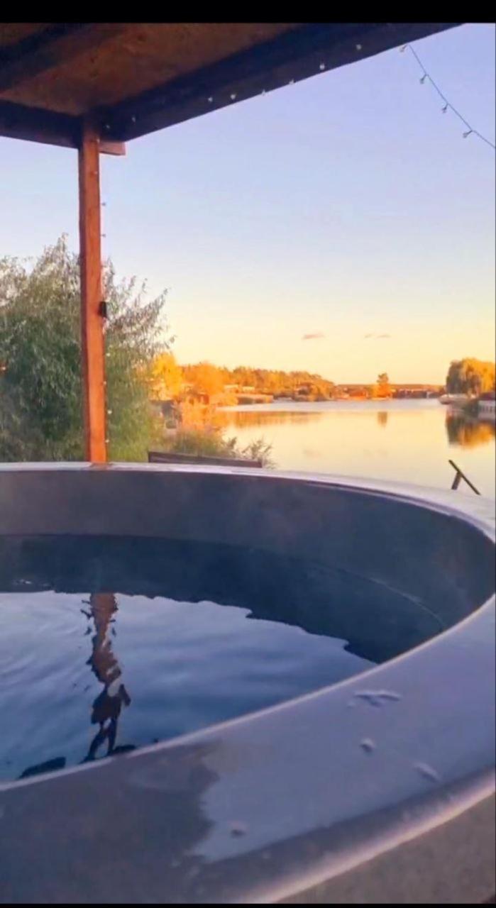 У Дачі Для Своїх Guest House Novyye Bezradichi ภายนอก รูปภาพ
