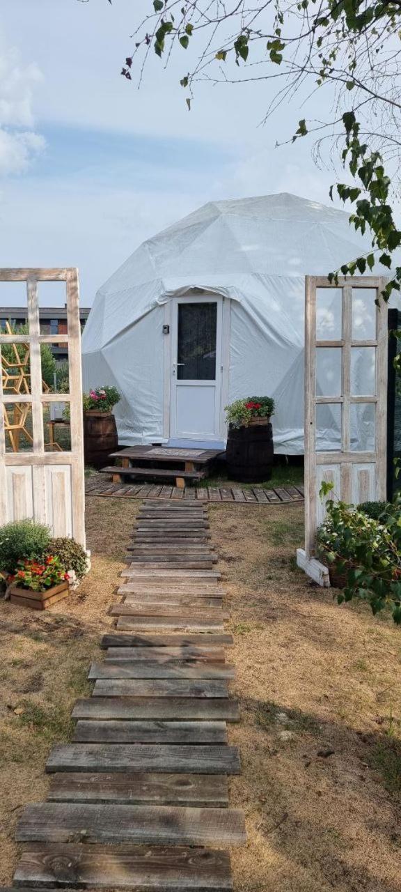 У Дачі Для Своїх Guest House Novyye Bezradichi ภายนอก รูปภาพ