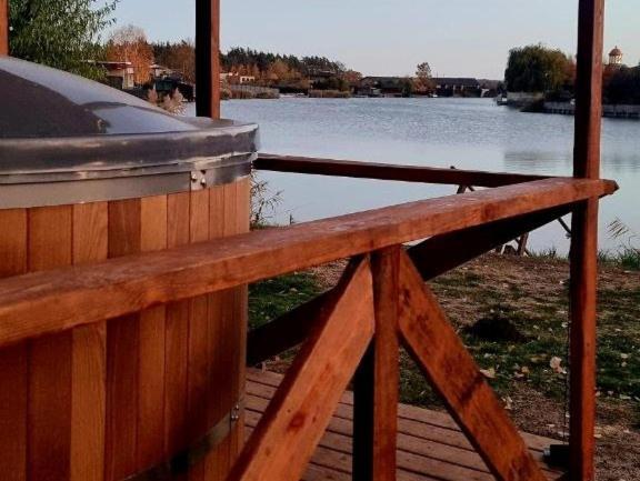 У Дачі Для Своїх Guest House Novyye Bezradichi ภายนอก รูปภาพ